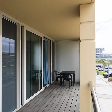 Sunny See Docklands By Wonderful Italy *